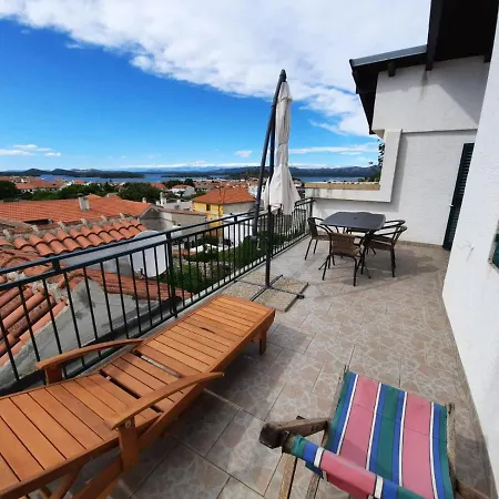 Apartment Baratula Murter